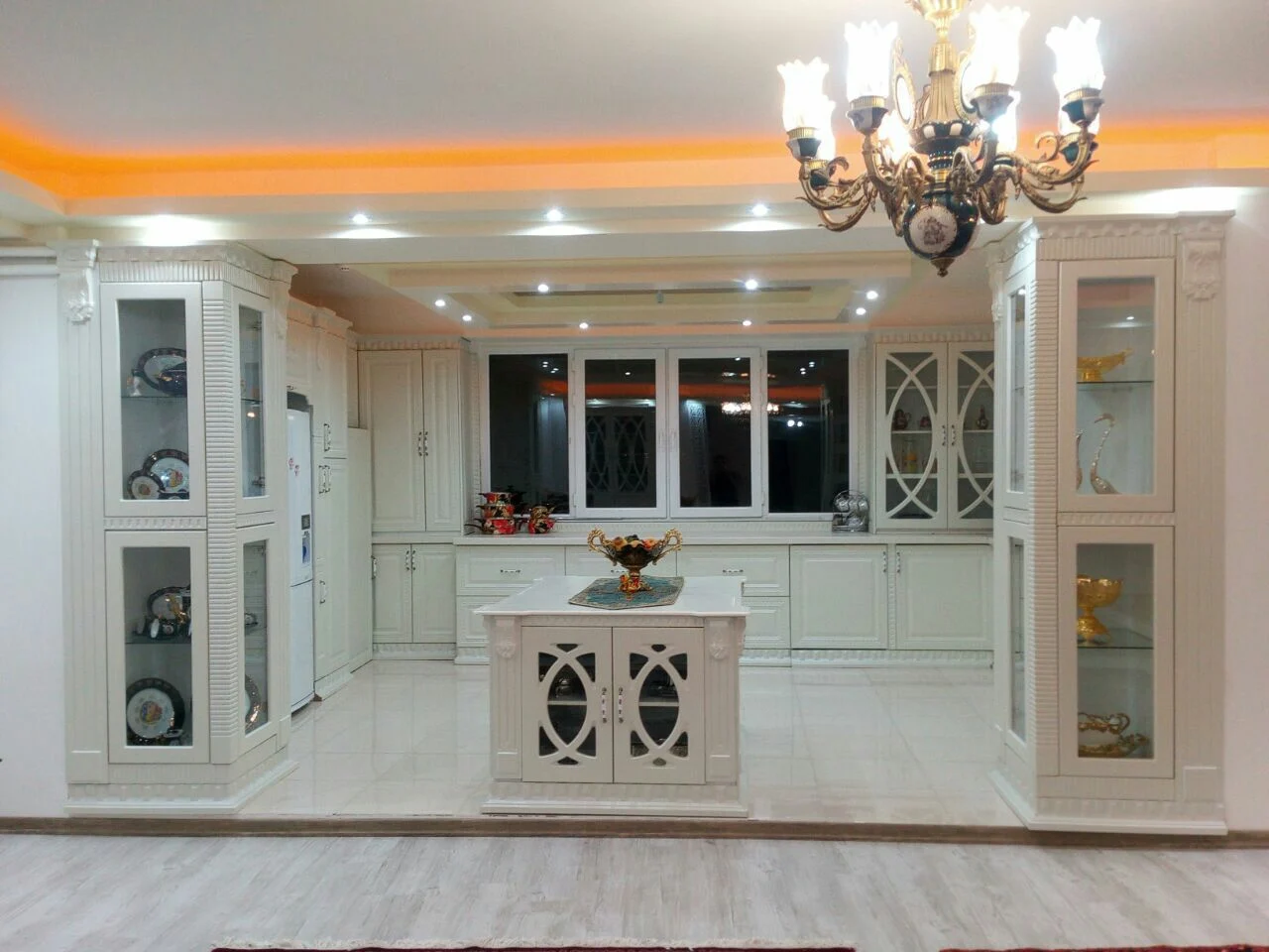 کابینت نیو کلاسیک