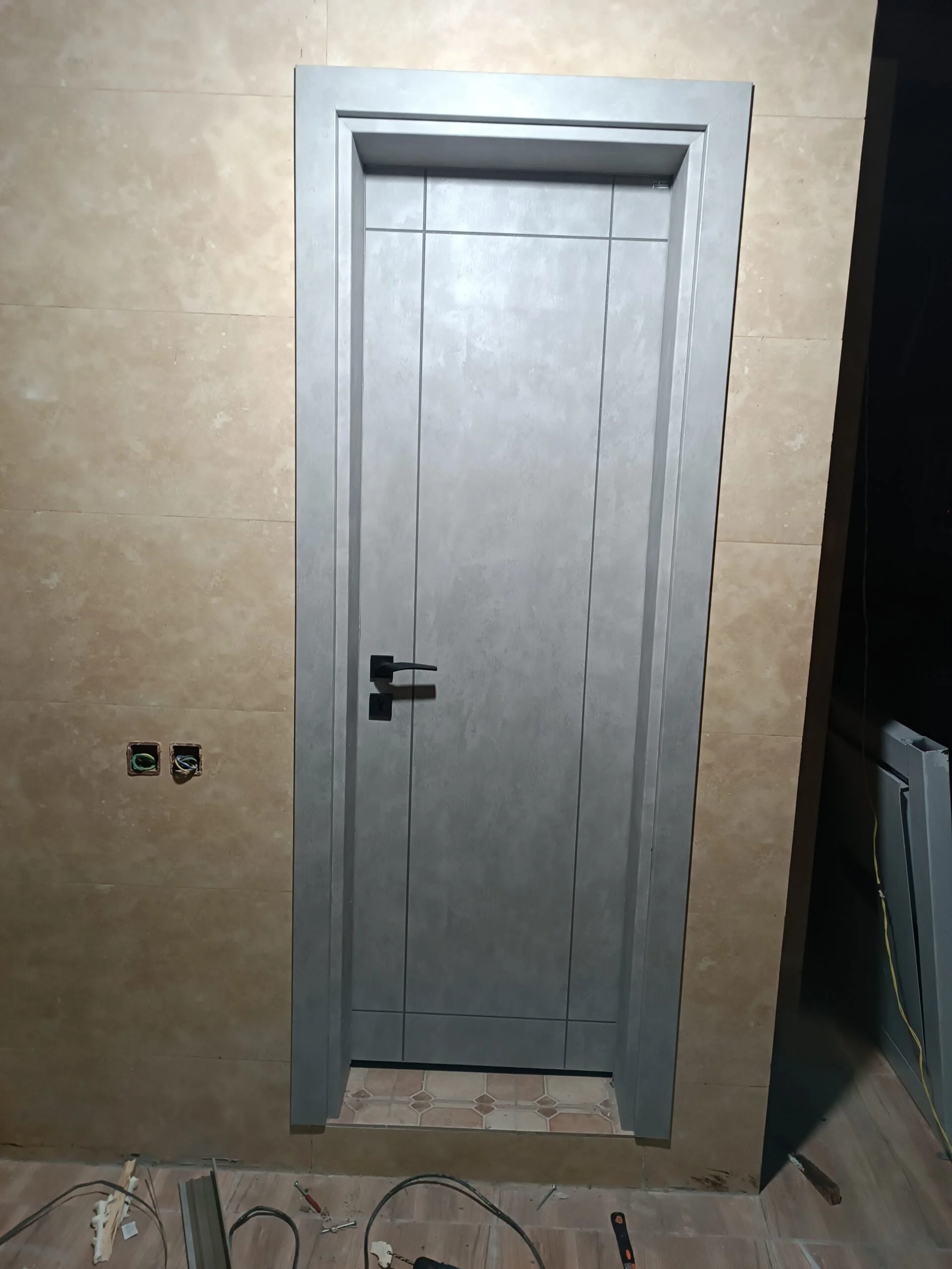 درب پلی‌وود – مقاوم، مدرن و ماندگار